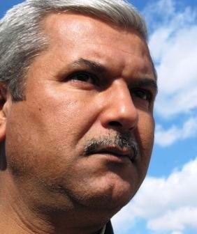 الشاعر عامر عاصي